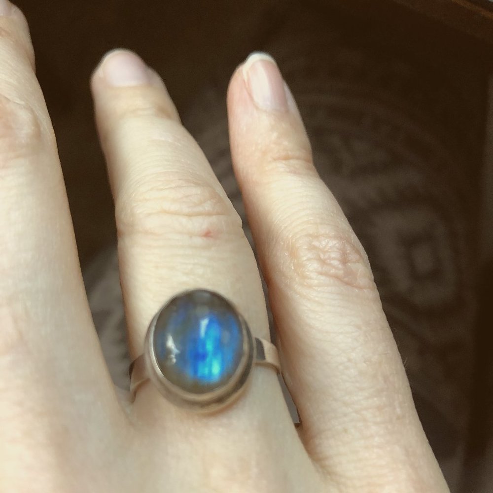 Stunning Silver And Labradorite Ring - image 3